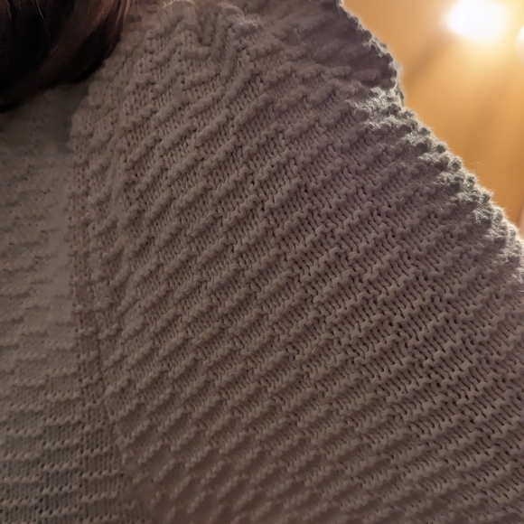 ❗3 for 20❗Gap knit short sleeve sweater - Picture 3 of 8